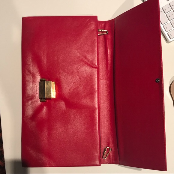 Red clutch - Picture 3 of 8